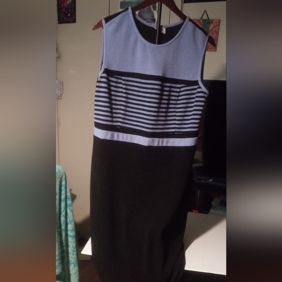 R&M Richards Dresses & Skirts - R&M Richards Elegant Black and Light Blue Midi Dress